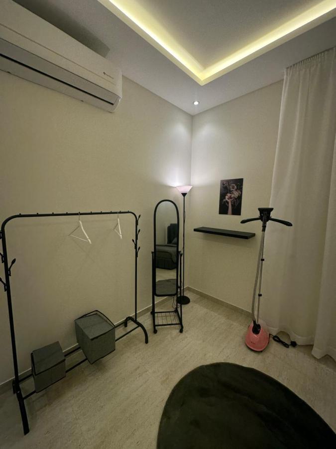 Apartment شقة في الملقى 3 غرف نوم وصالة ومجلس *