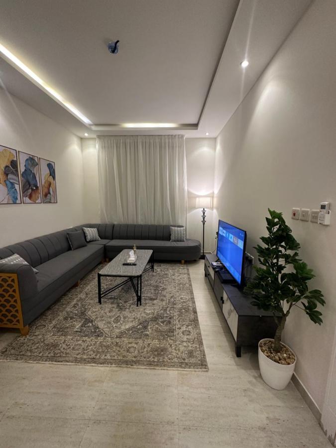 Apartment شقة في الملقى 3 غرف نوم وصالة ومجلس